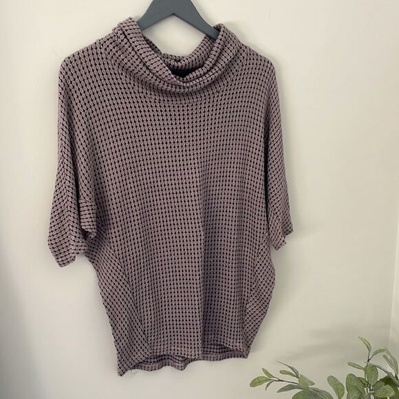 ‎LAILA JAYDE
Ralphy Cowl Neck Knit Top Size Small - Picture 5 of 7